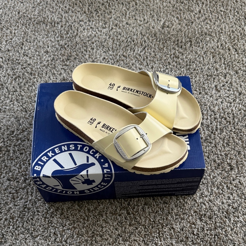 NWB Birkenstock Madrid Big Buckle Sandal High Shine Butter Yellow/Silver EU 40 - Picture 3 of 7